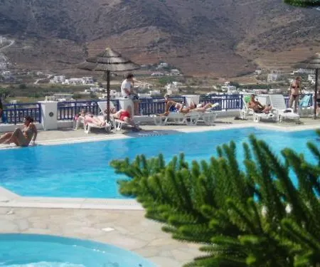 Rita's Place Chora (Ios)