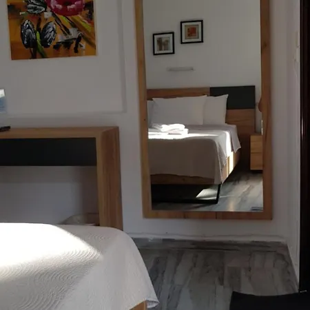 Rita's Place Отель