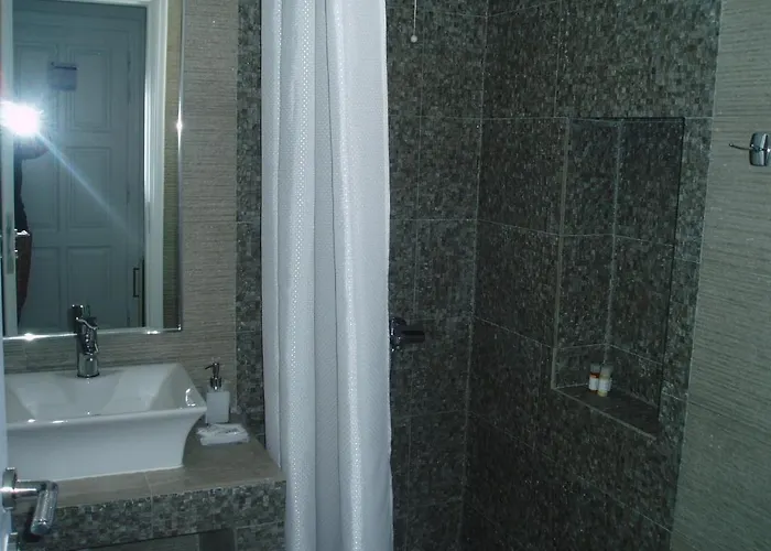 Hotell Rita's Place 2*